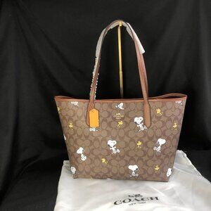 COACH Peanuts Snoopy Tote bag!